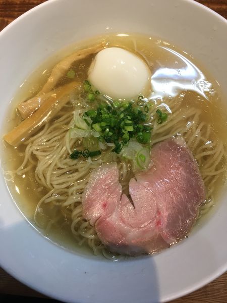 「しおらーめん 味玉」@町田汁場 しおらーめん 進化の写真
