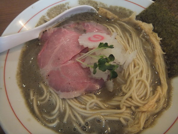 「銀の煮干そば800円」@煮干中華そば 鈴蘭 中野店の写真
