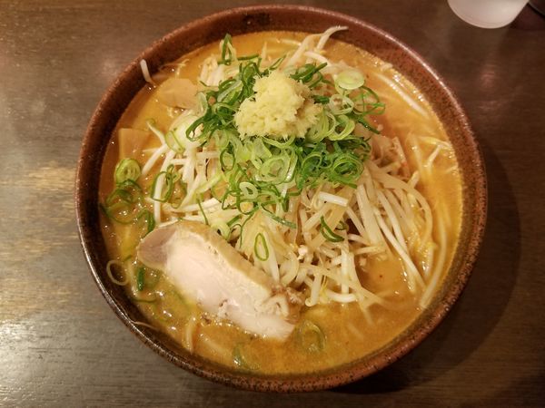 「炙り辛味噌＋もやし増し」@真武咲弥 渋谷店の写真