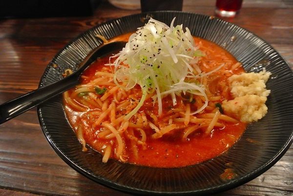 「辛味噌ラーメン750円　にんにく生姜」@大塚屋の写真