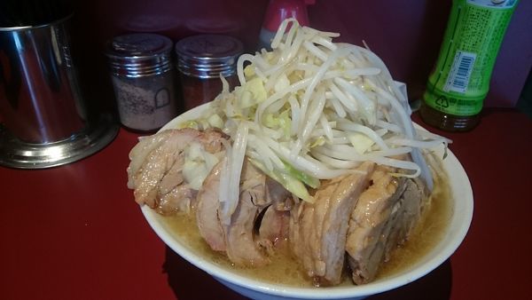 「大ぶた(ヤサイアブラ)￥９５０」@ラーメン二郎 荻窪店の写真