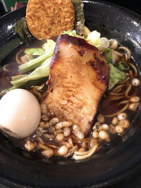 「焦がし醤油らーめん（鶏）¥780＋煮玉子 ¥100」@麺家 うえだの写真