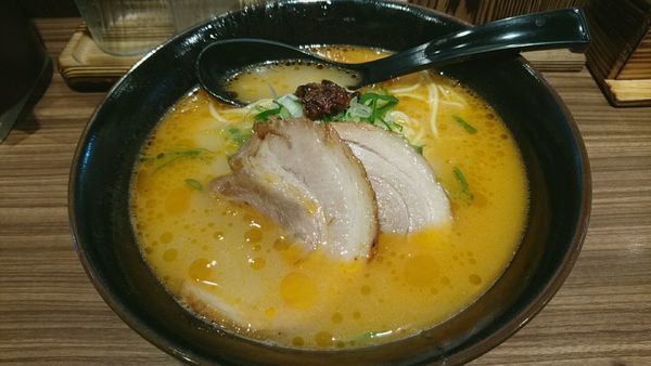 「えび豚骨塩拉麺_750円」@つけ麺らーめん 春樹 赤坂店の写真