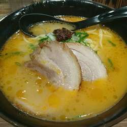 えび豚骨塩拉麺_750円