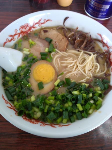 「とんこつラーメン (並) 700円」@熊本ラーメン みち丸の写真