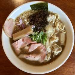 煮干しらぁ麺 ¥750円（ワンタン＋150円）