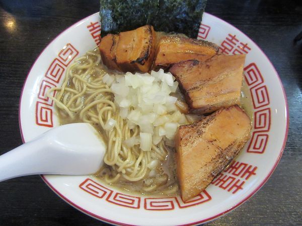 「蟹煮干の特濃中華ソバ（９００円）＋炙り豚＋混ぜ玉」@煮干まぜソバ 水の写真