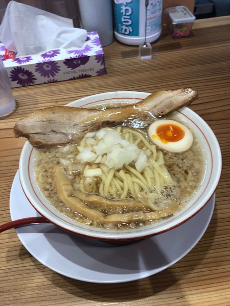 「背脂中華そば800円」@新潟発祥 なおじ 足立六町店の写真