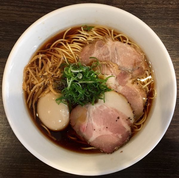 「醤油ラーメン＋味玉」@かしわぎの写真