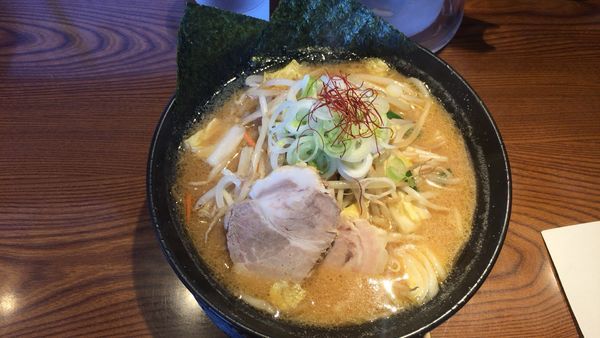 「【限定】炒め野菜の味噌ラーメン(Ｗ盛)850円(+170円)」@中華そば さかうちの写真