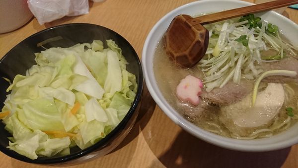 「やさい塩ラーメン+豚チャーシュー(1200円)」@秋田ラーメン はまの写真