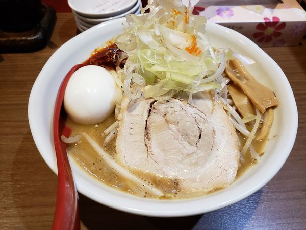 「濃厚辛味噌ラーメン　半熟玉子　半ライス」@らーめん 蓮の写真