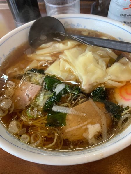 「ワンタンメン650円、半チャーハン400円」@皆楽亭の写真