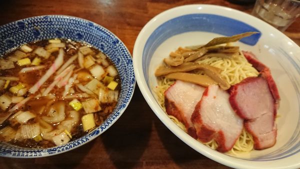 「チャーシューミックスワンタンつけそば（エビ油、中盛無料）」@麺屋 悠の写真