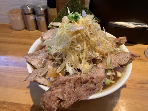 「細麺大盛り+凄チャーシュー+ネギ+煮卵」@らぁめん りきどうの写真