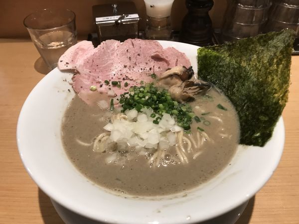 「濃厚牡蠣煮干しそば」@麺屋 まほろ芭の写真