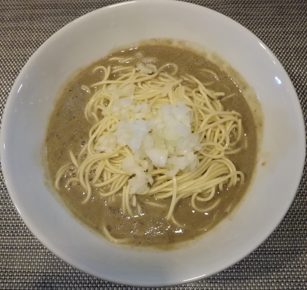 「かけそば(特濃・醤油)：900円」@煮干乱舞 越谷店の写真