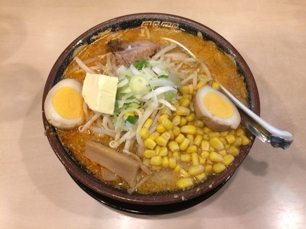 「味玉辛味噌らーめん バター＋コーン 大盛無料」@北海道らーめん みそ熊 本店の写真