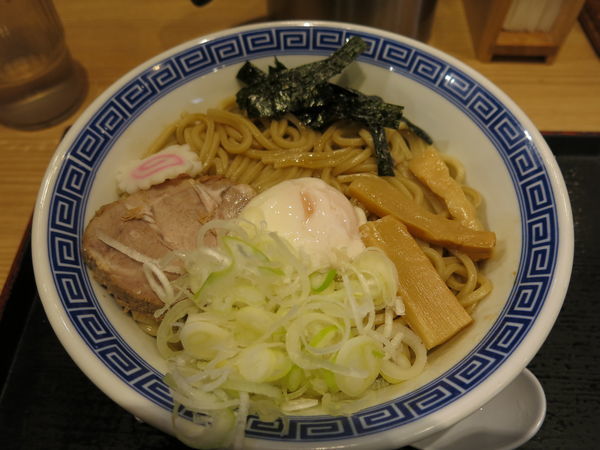 「半熟卵の油そば(大)：690円」@舎鈴 北品川店の写真