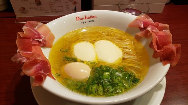 「生ハムフロマージュ1180円」@黄金の塩らぁ麺 due Italian 市ヶ谷店の写真
