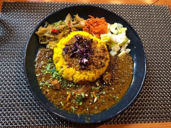 「カレー定食二種盛り」@スパイスカレー青藍の写真