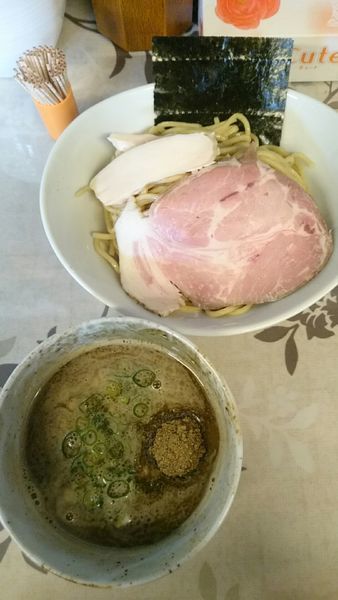「地鶏と煮干のつけ麺     900円」@小烏丸 ramen-laboの写真