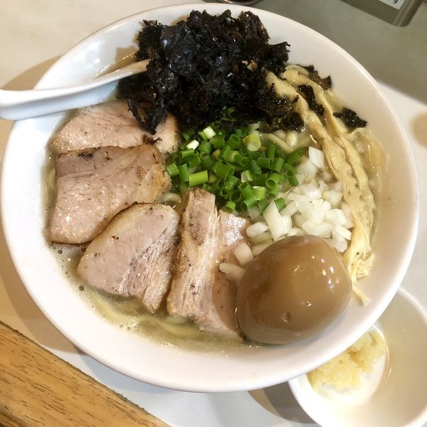 「【限定】ニンニク背脂塩ラーメン￥800」@麺屋 扇 SENの写真