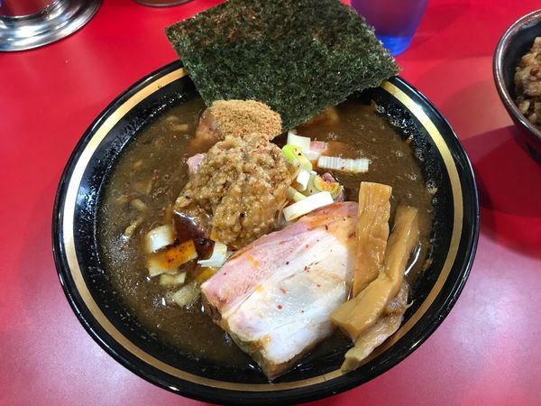 「濃厚豚骨魚介ラーメン」@家系ラーメン とらきち家の写真