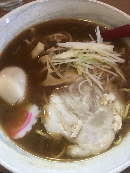 「煮干しラーメン650円 プラス煮卵50円」@栄昇らーめんの写真
