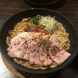 黒毛和牛のチャーシュー増し牛脂そば