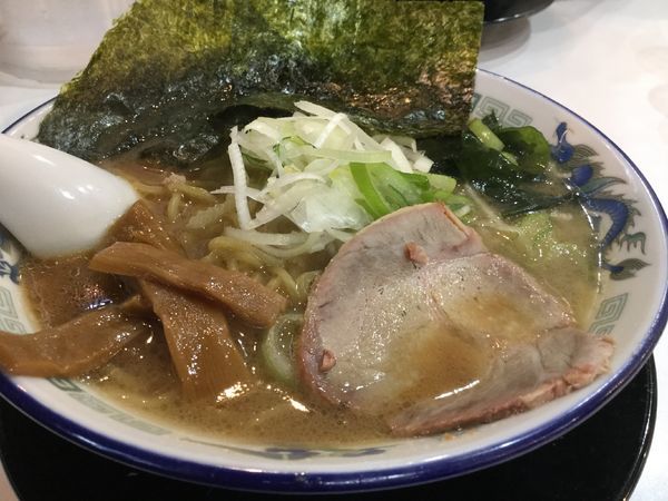 「旭川醤油らーめん６９０円」@北海道らーめん みそ熊 北千住店の写真