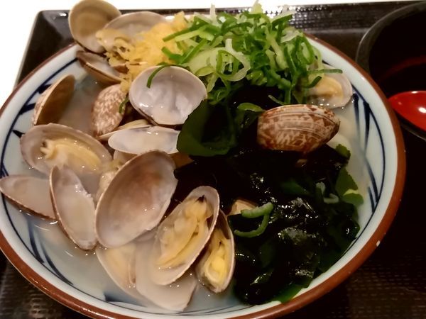 「あさりうどん(並盛)590円」@丸亀製麺 イーサイト高崎店の写真