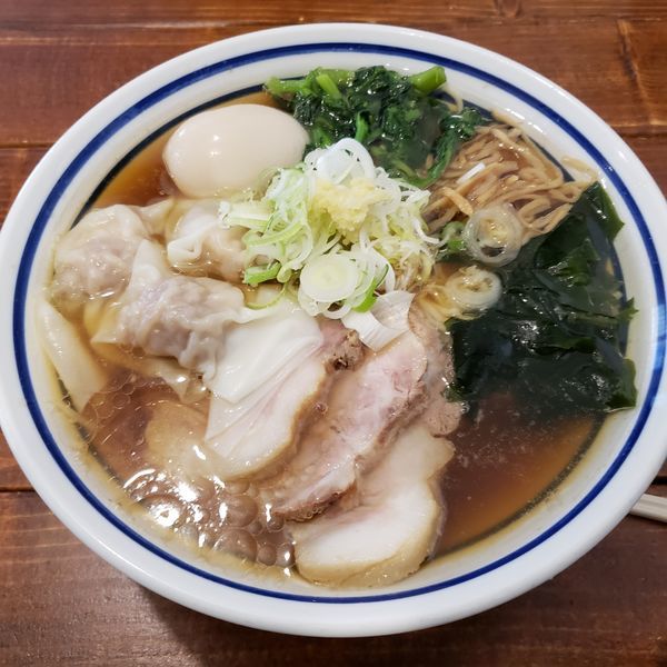 「特製ラーメン」@生姜醤油ラーメン 波音食堂の写真
