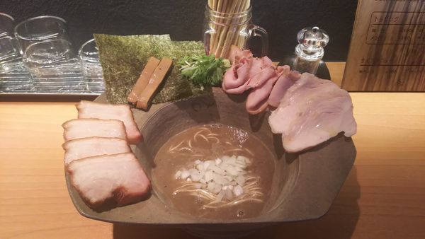 「ニボリッチ+味玉 930円」@拉麺 成の写真