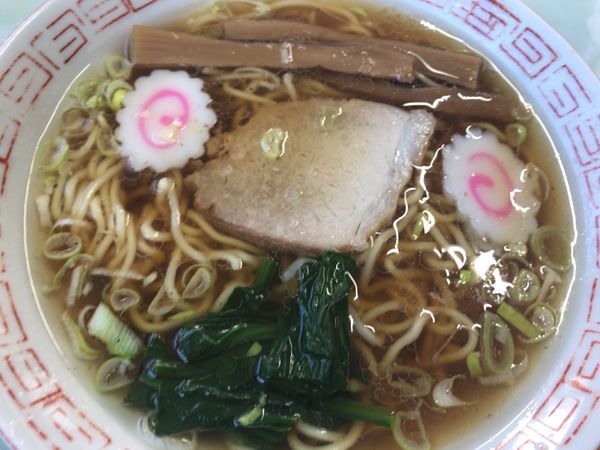 「ラーメン(麺少な目)350円」@月美食堂の写真