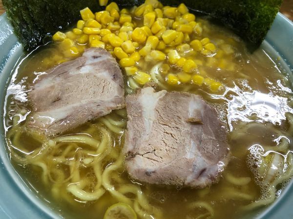 「ラーメン（中）＋のり増し＋コーン」@まこと家の写真