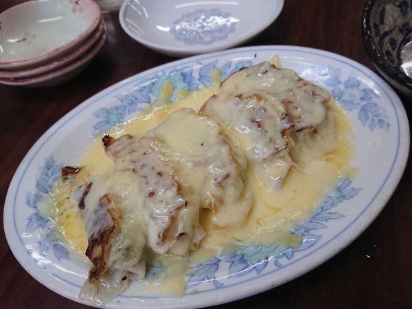 「チーズギョーザ 500円 他」@ガットコ食堂 大の写真