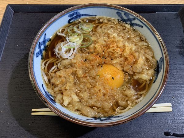 「月見そば 600円」@宮武讃岐うどん 成田空港第3ターミナル店の写真
