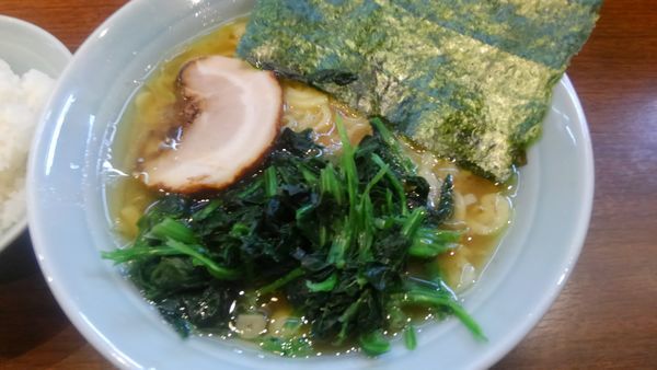 「ラーメン並、ほうれん草、中盛ライス」@金八家の写真