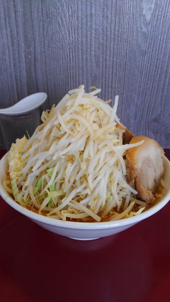 「大味噌らーめん(ﾔｻｲ.ﾆﾝﾆｸ)」@ジラフの写真