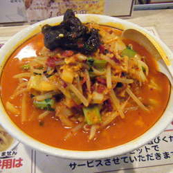 極辛味噌たんめん（五倍辛、麺半分）