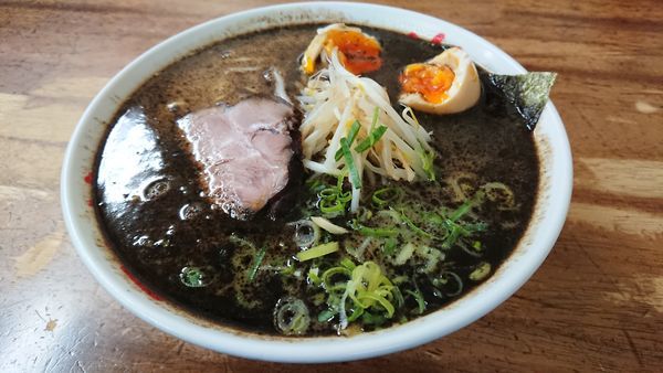 「らーめん＋味玉」@なんつッ亭 秦野本店の写真