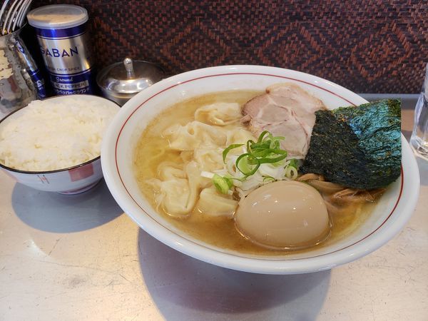 「潮そば、海老ワンタン、味玉、小ライス」@麺匠 呉屋の写真
