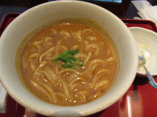 「カレーうどん　「1,080円」」@古奈屋 丸の内オアゾ店の写真