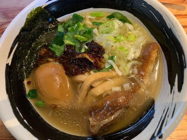 「塩鶏そば880円」@麺場 浜虎 横浜店の写真