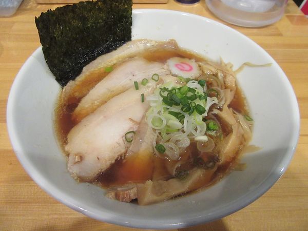 「純鶏そば（７５０円）＋チャーシュー３００円」@麺屋 継の写真