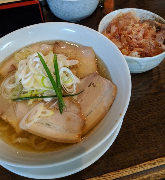 「イリコ塩750円+チャーシュー250円+カツオ飯150円」@手打ち麺 やす田の写真