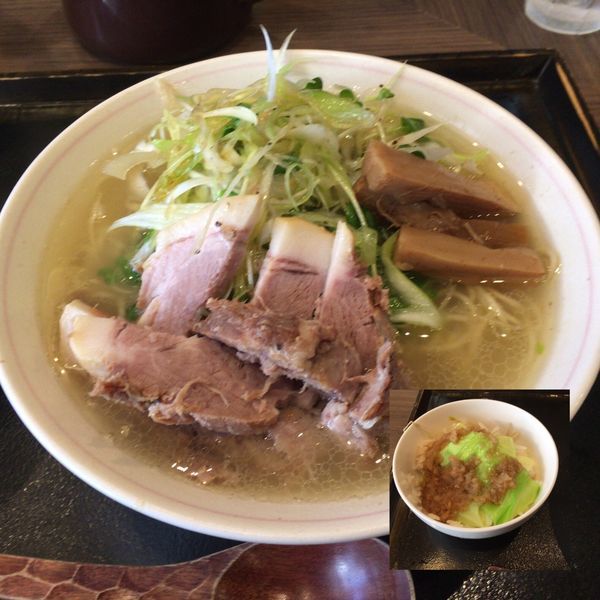 「【期間限定】塩ネギチャーシュー 850円＋ジロめし(ランチタイム」@INOSHOWの写真