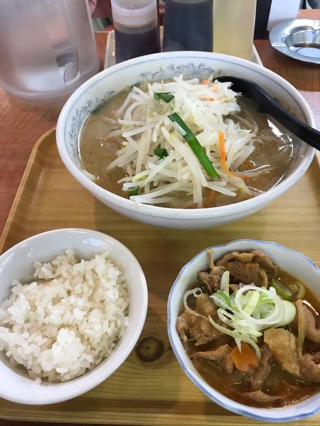 「Bモツセット 塩ラーメン、半ライス 770円+税」@くるまやラーメン 北本店の写真
