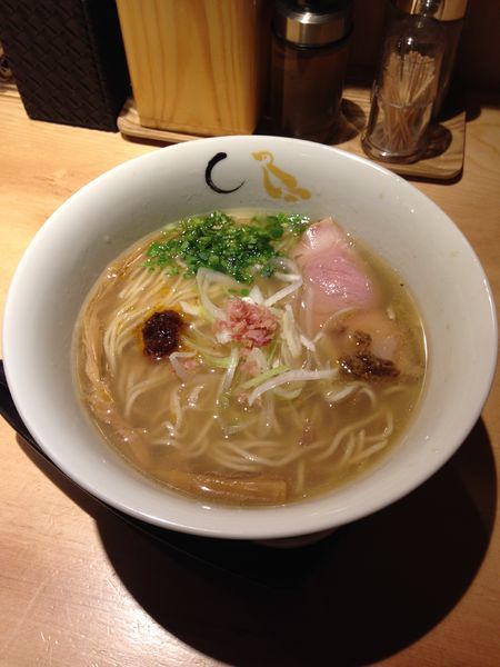 「真鯛と蛤のしおそば 900円」@SOBAHOUSE 金色不如帰 新宿御苑本店の写真